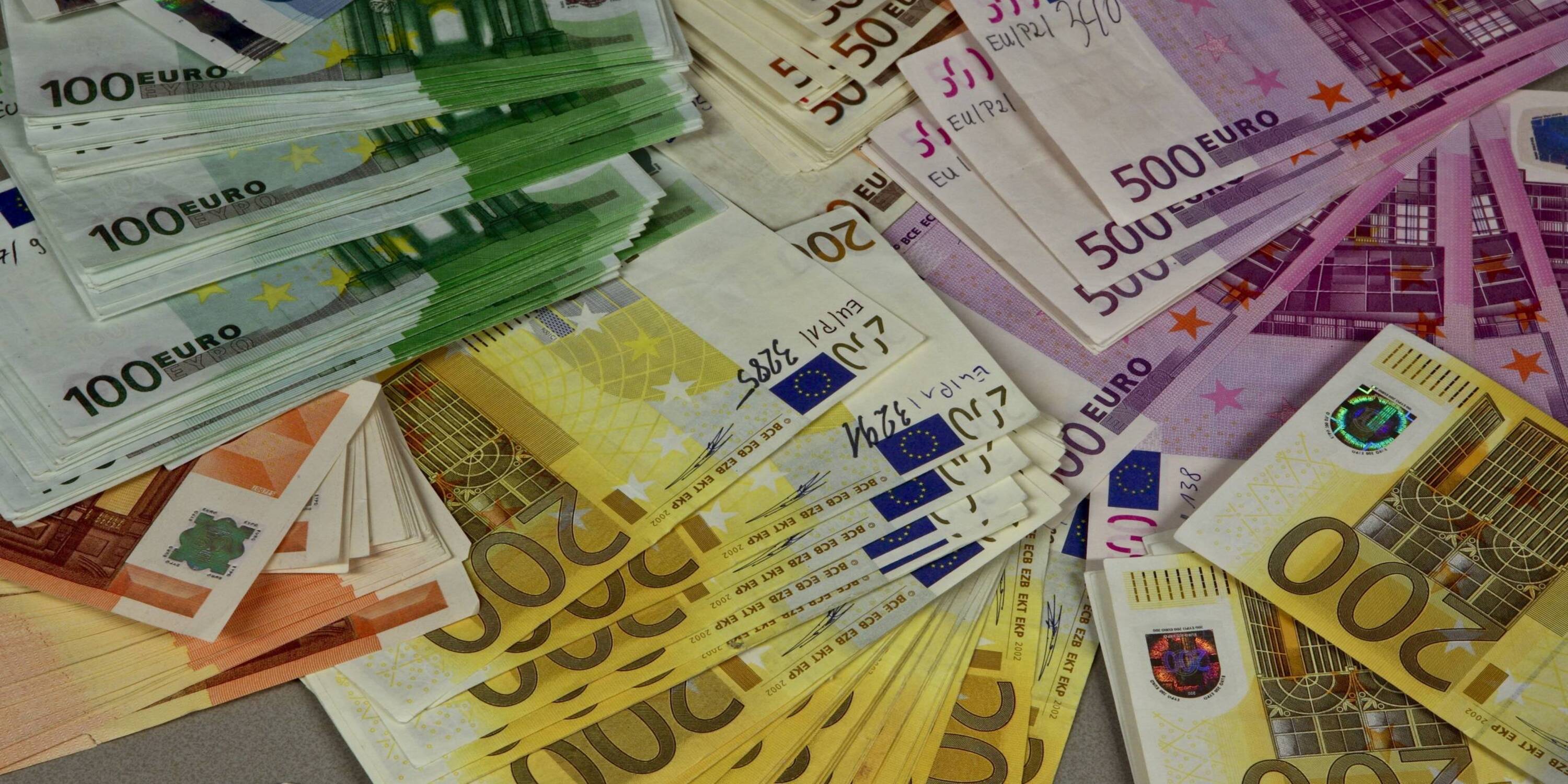 5 گزارش اقتصادی که بر یورو تأثیر می گذارد